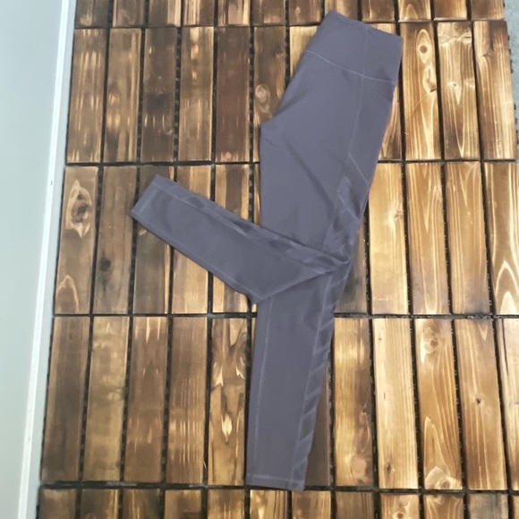 Victoria Sport Lavender High Rise Mesh Details Leggings Size Medium - Picture 1 of 9